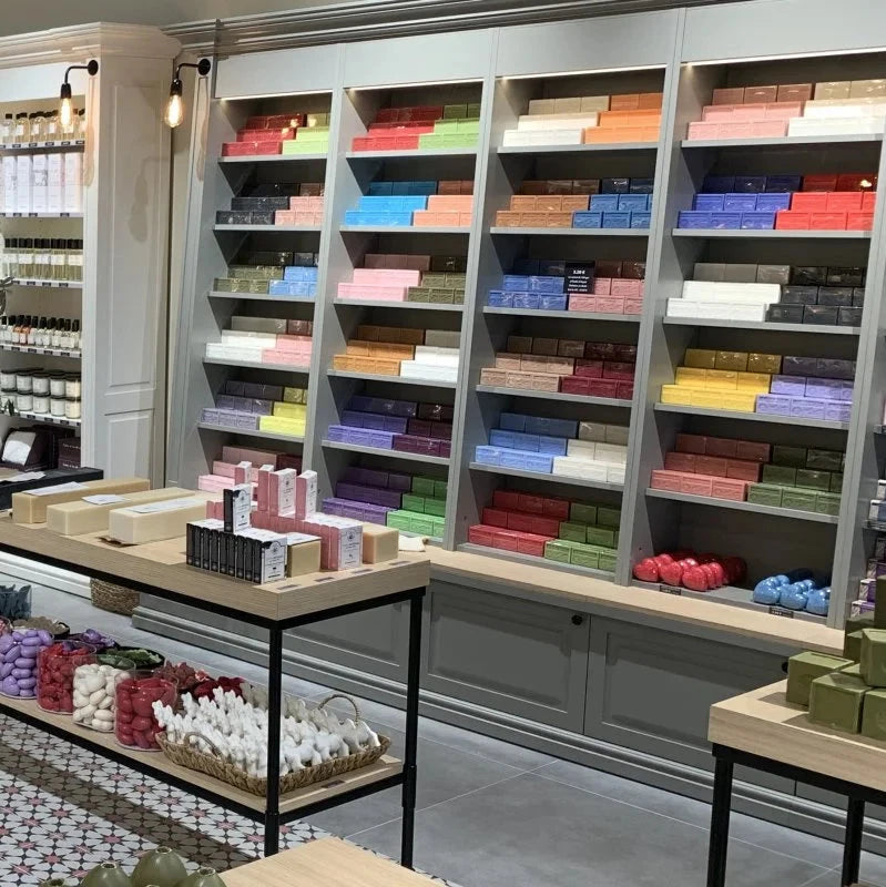 Eine große Auswahl an Savons de Marseille in unseren Boutiquen La Maison du Savon de Marseille