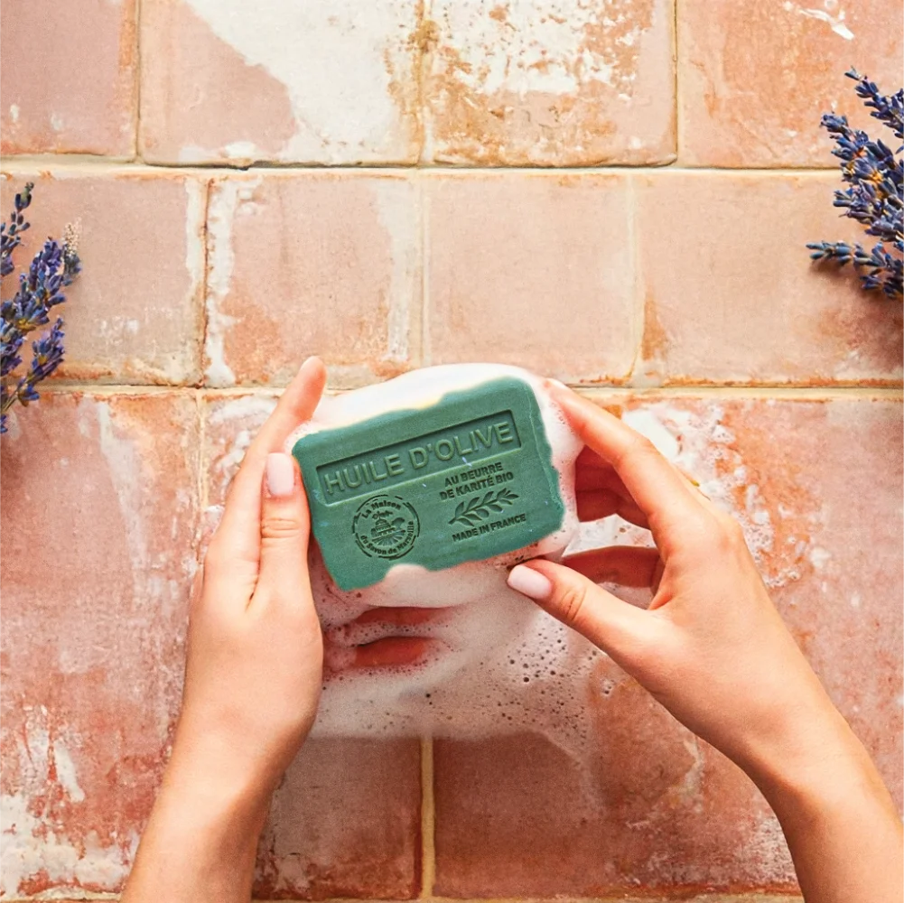 Feste Seife mit Olivenöl parfümiert - Mit Bio-Sheabutter 250g (gefilmt)