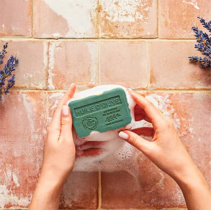 Feste Seife mit Olivenöl parfümiert - Mit Bio-Sheabutter 250g (gefilmt)