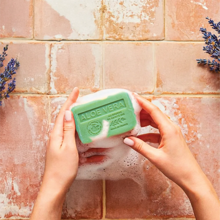 Feste Seife mit Aloe-Vera-Duft - Mit Bio-Sheabutter 250g (gefilmt)
