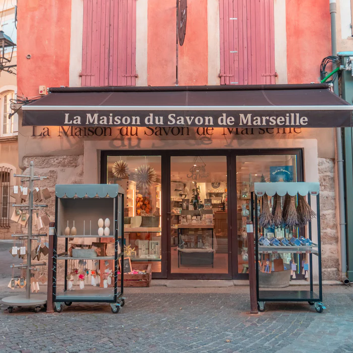 Soap store in downtown L'Isle-sur-la-Sorgue - La Maison du Savon de Marseille